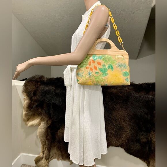 Free Small Clutch With Handmade Genuine Leather Floral Embossed Wooden Frame Bag - Picture 5 of 15